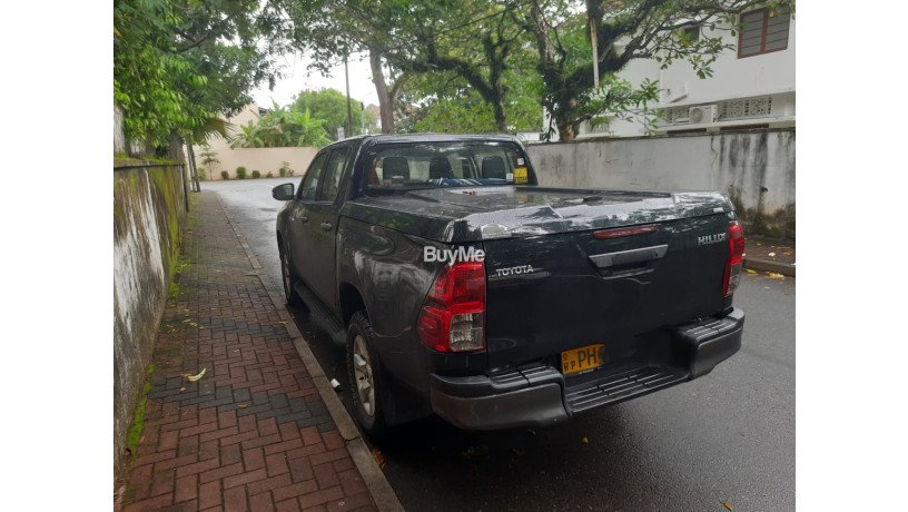 toyota-hilux-4wd-double-cab-big-1