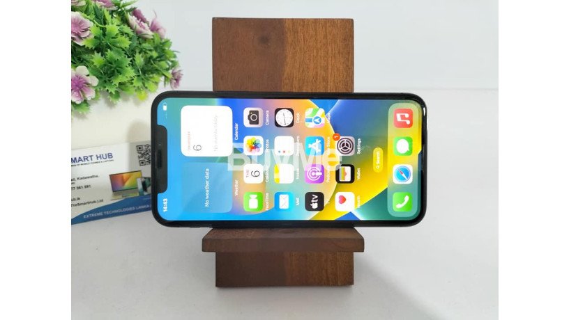 apple-iphone-x-big-3