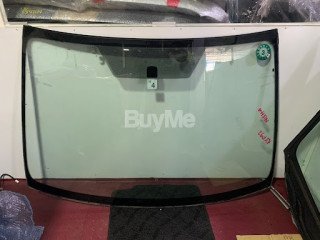 TOYOTA BELTA SCP92 WINDSCREEN