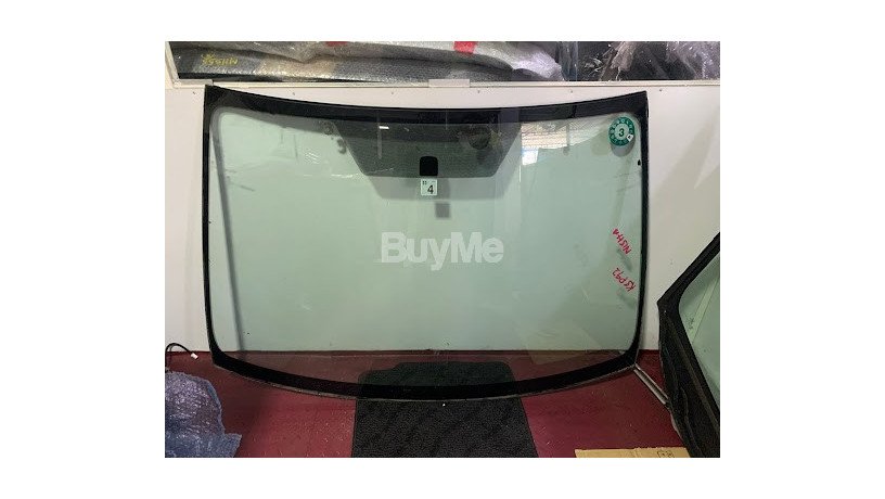 toyota-belta-scp92-windscreen-big-0