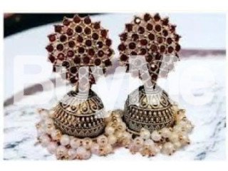 JIMIKKI EARRINGS - MAROON