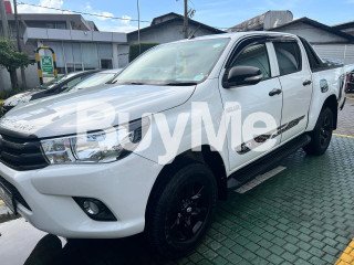 TOYOTA HILUX 2017