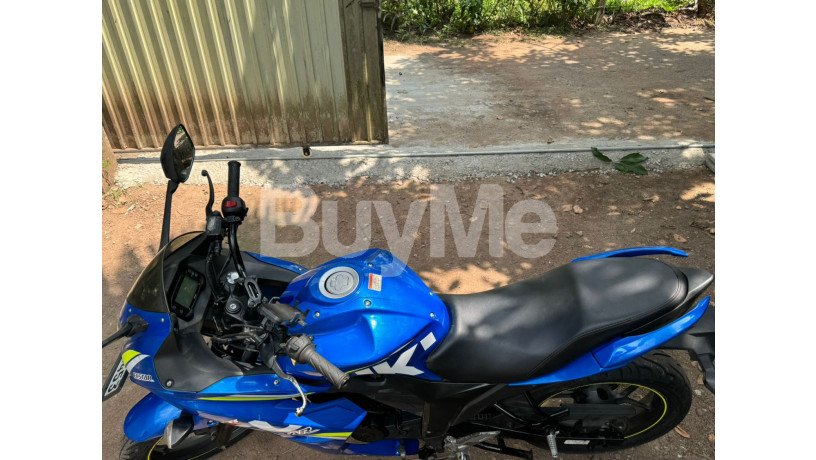 suzuki-gixxer-2018-big-4