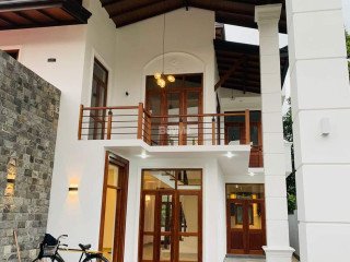 ARCHITECTURALLY DESIGNED MODERN TWO STORY HOUSE FOR SALE IN THUNHADAHENA ROAD