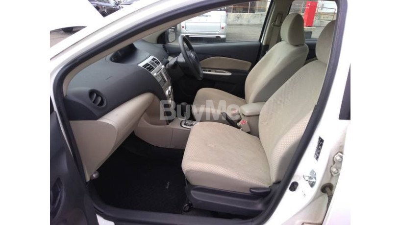 toyota-belta-seat-cover-set-old-big-0