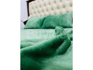 KING/ QUEEN BEDSHEET & TWO PILLOWCASES - GREEN (*90" × 80")