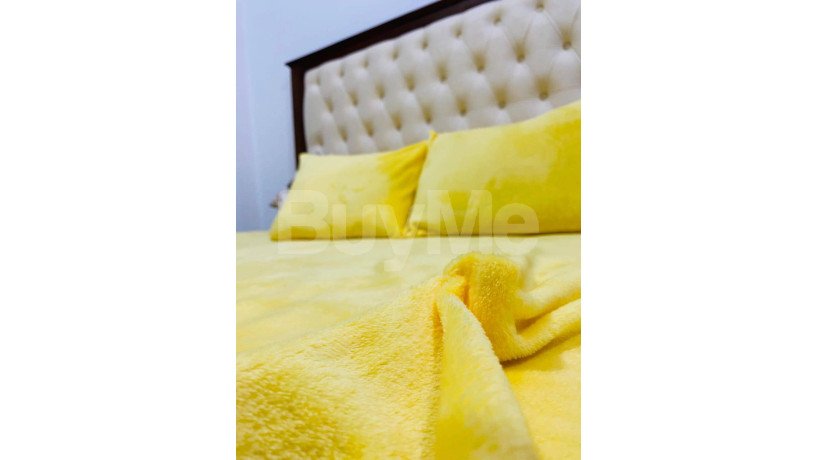 king-queen-bedsheet-two-pillowcases-yellow-90-80-big-0