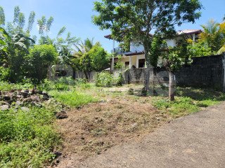 PEACEFUL RESIDENTIAL & COMMERCIAL LAND FOR SALE IN KAHATHUDUWA