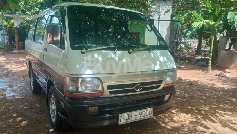 toyota-hiace-2000-van-dolphin-big-6